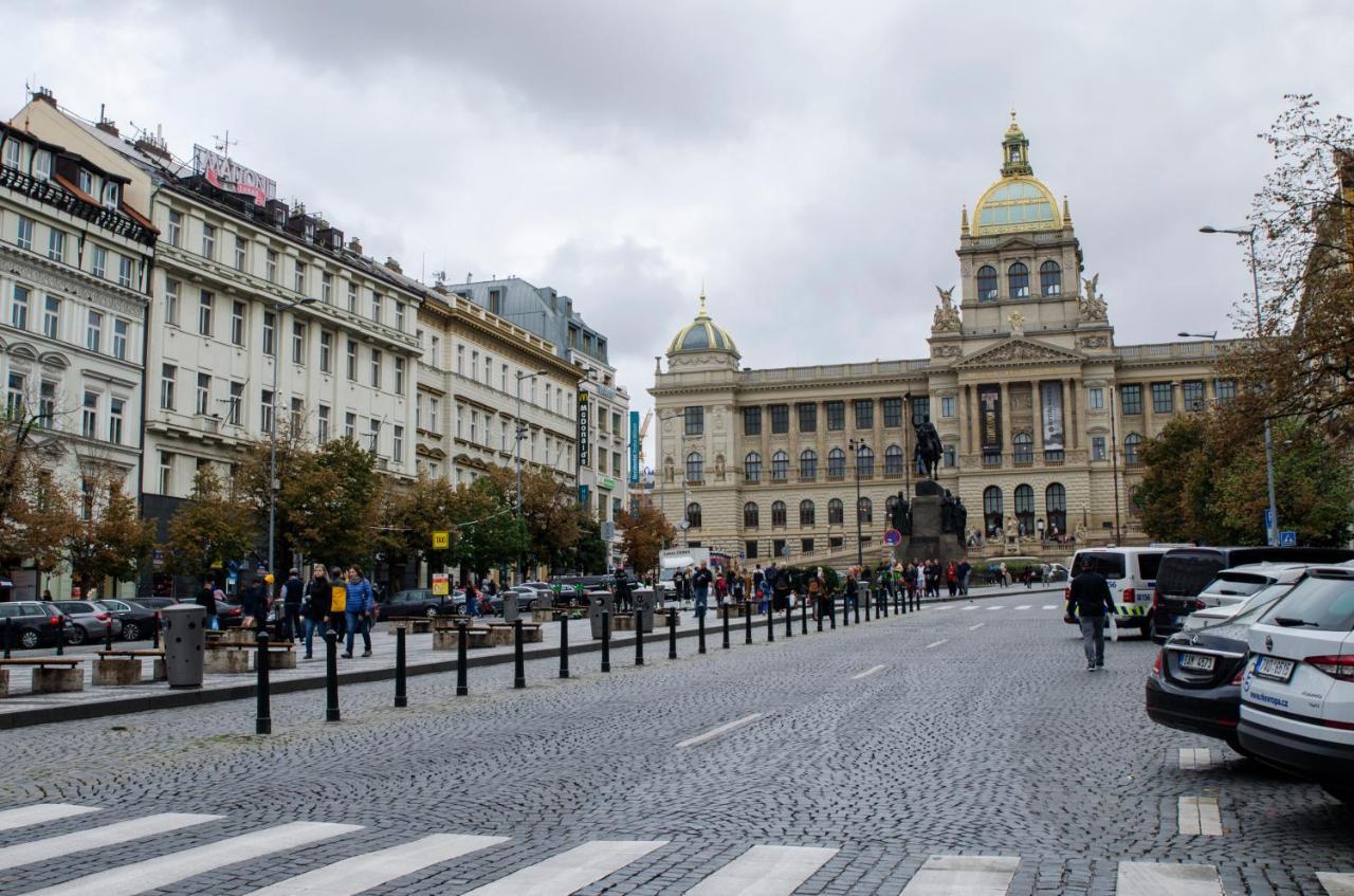 Globe Adults Only Praag